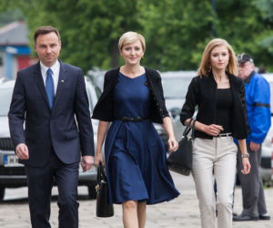 Kinga Duda. Zobacz, jak ubiera się córka prezydenta. Lepiej niż Kasia Tusk?