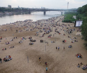 Relaks z przyjaciółmi i... jedzeniem! Zobacz TOP 10 miejsc na piknik w Warszawie [PRZEGLĄD]