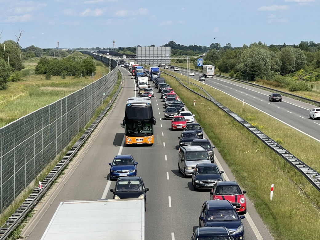 Wypadek na autostradzie A2 pod Warszawą. Pijana wsiadła za kółko. 7-letnie dziecko trafiło do szpitala