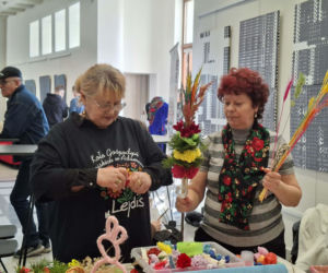 Starachowice tętnią tradycją! Trwa pierwszy Festiwal Kół Gospodyń i Gospodarzy Wiejskich „Lokalne pasje”