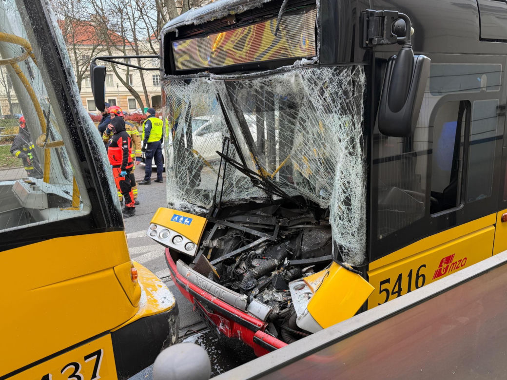 Zderzenie tramwajów i autobusu w Warszawie 18.11.2025