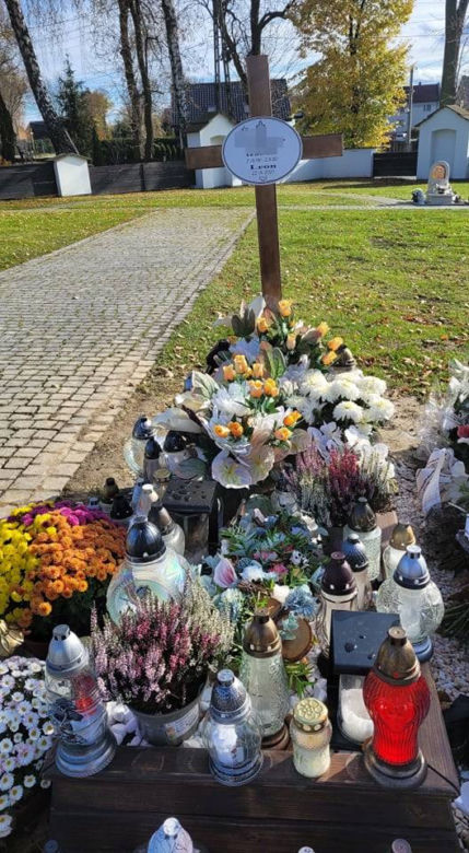 Tak wygląda grób Izy i Leosia