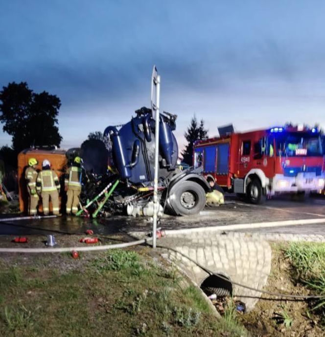 Druga ofiara tragedii pod Ciechanowem. W szpitalu zmarł 35-letni kierowca ciężarówki