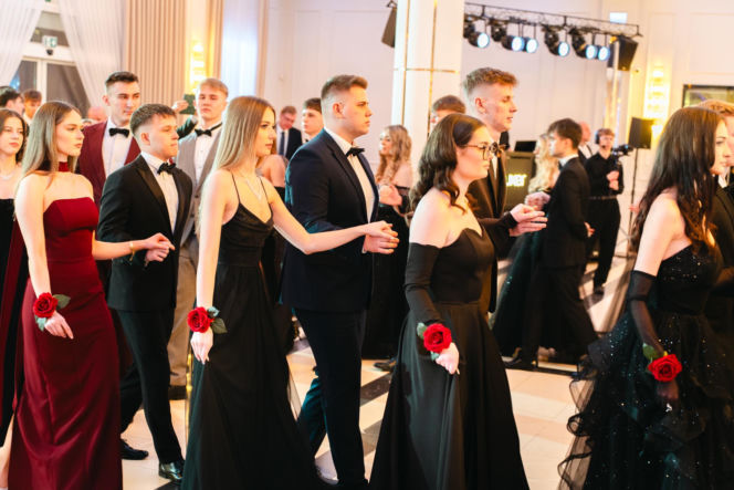 Studniówka 2026 młodzieży z IV LO im. Hetmana Stanisława Żółkiewskiego w Siedlcach