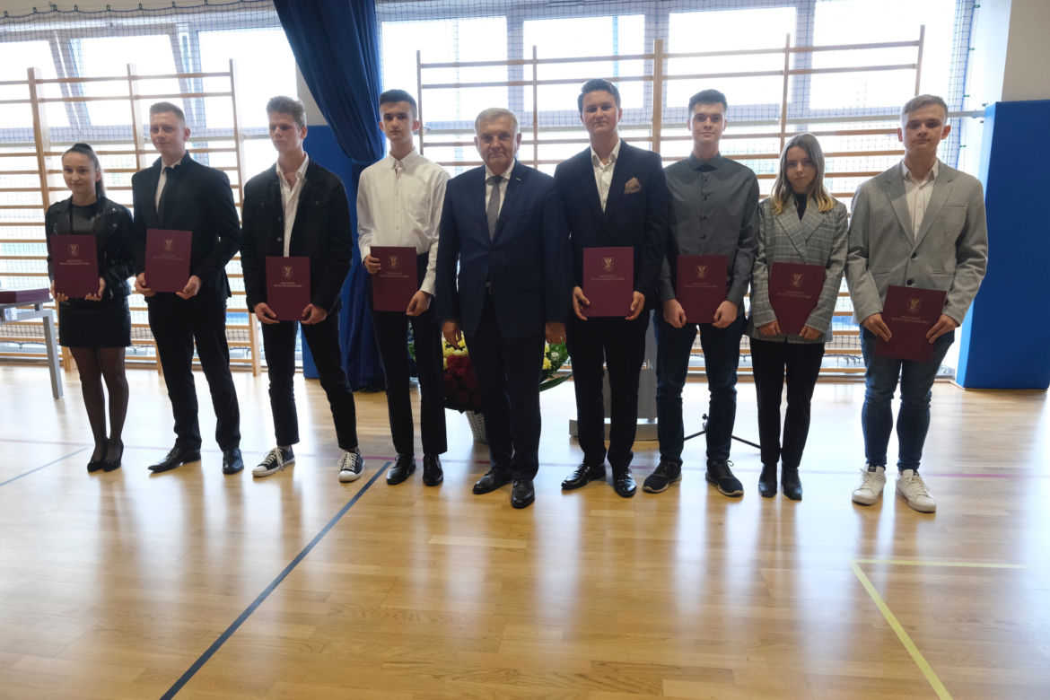 Stypendia dla uczniów i absolwentów szkół w Białymstoku