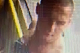 Poznań: Policjanci poszukują mężczyzny w BIKINI! Podróżował autobusem