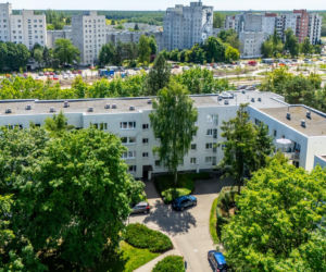 Pękający blok przy ul. Hirszfelda 2 w Warszawie