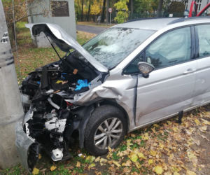 Pijany ksiądz rozbił się na latarni 