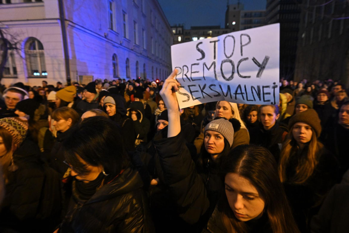 Cichy marsz po śmierci 25-letniej Białorusinki. „Miałaś na imię Liza. Niestety miałaś, nie żyjesz”