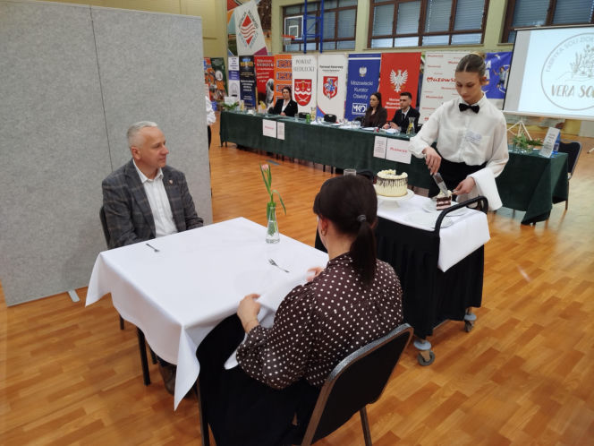 Już po raz ósmy w Siedlcach rywalizowali młodzi kelnerzy z całej Polski