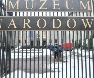 Gigantyczna kolejka do Muzeum Narodowego w Warszawie