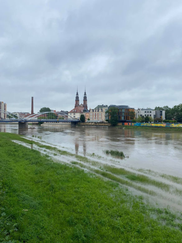 Odra wylewa? Opole czeka na drugą falę!