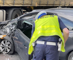 Potworna czołówka z ciężarówką na Żołnierskiej. Kierowca w stanie krytycznym