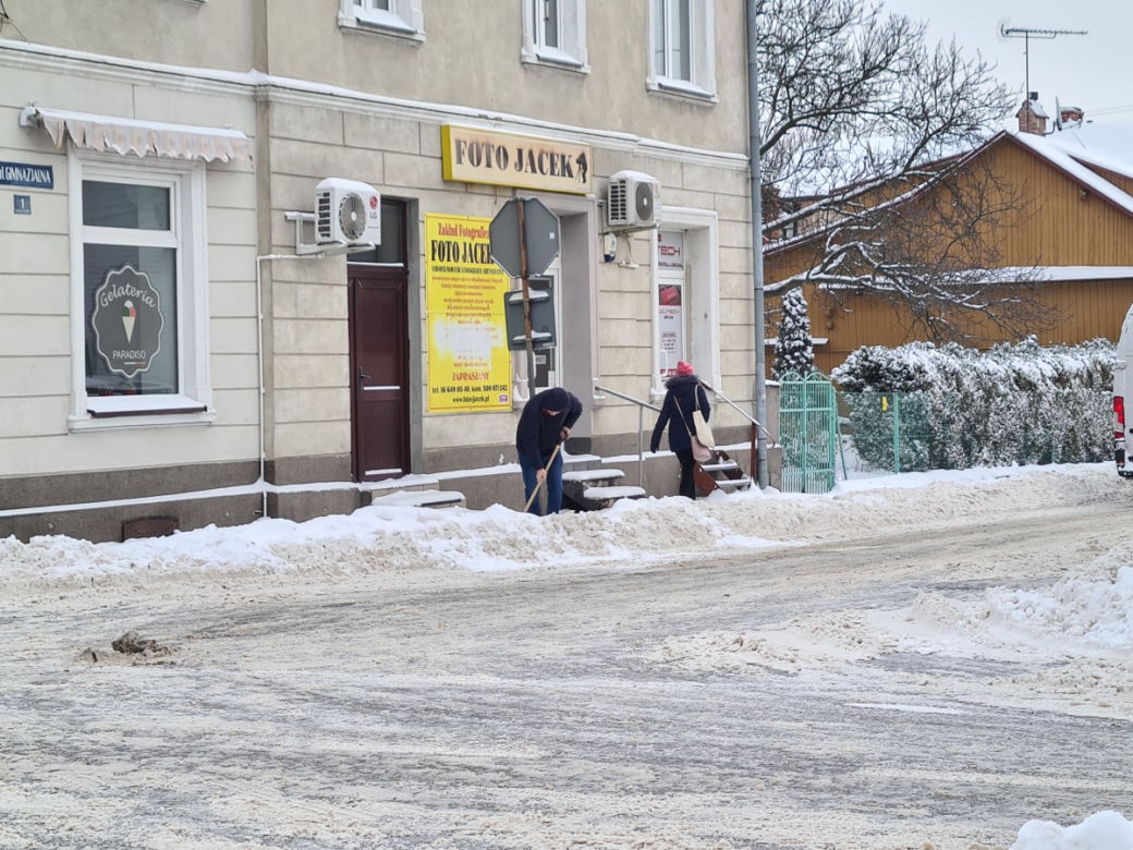 Podkarpackie. Kierowcy walczą z zimą [ZDJĘCIA]