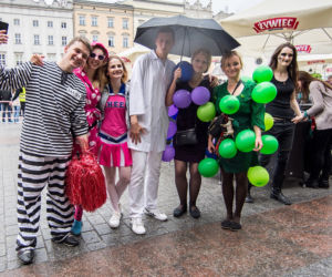 Korowód juwenaliowy na krakowski Rynek: Studenci świętują! [ZDJĘCIA]
