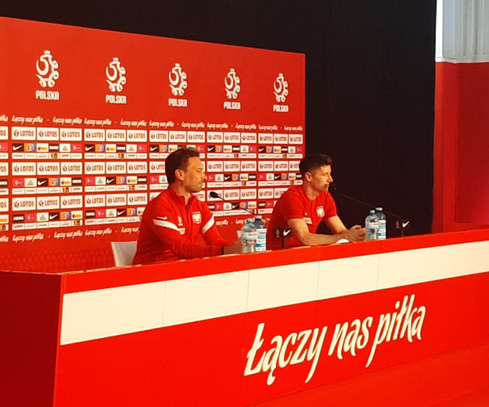 Robert Lewandowski podczas konferencji prasowej w Opalenicy