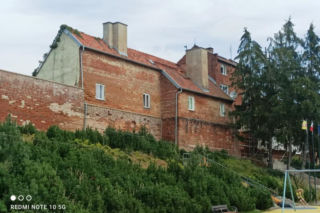 To najdłuższe mury obronne w woj. warmińsko-mazurskim. Otaczają Stare Miasto