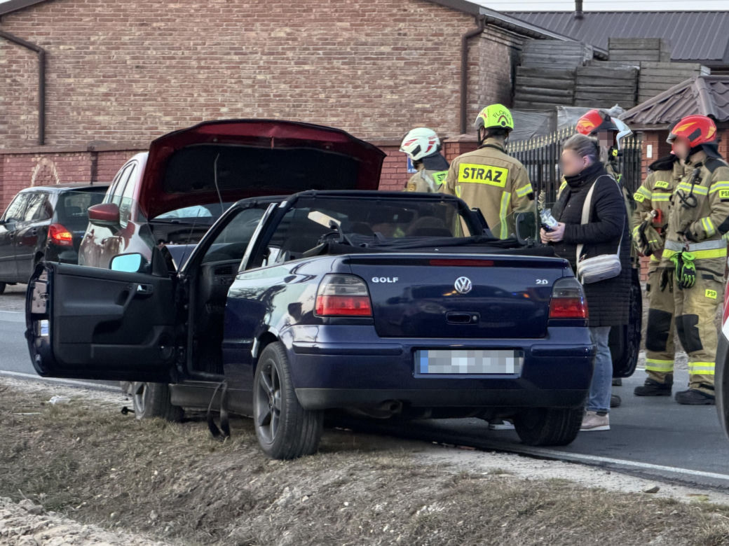 Huk w spokojnej wsi. Doszło do wypadku, jedna osoba w szpitalu