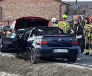 Huk w spokojnej wsi. Doszło do wypadku, jedna osoba w szpitalu