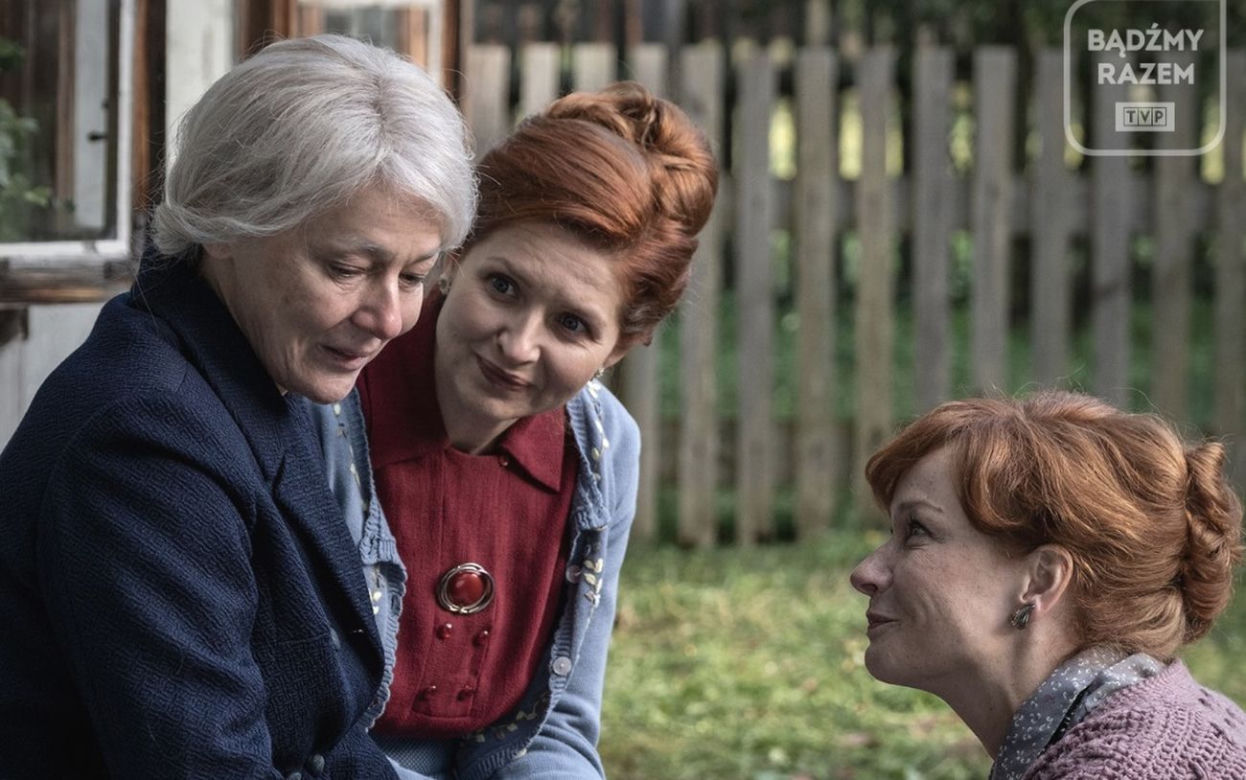 Stulecie Winnych 3 odc. 37. Kazia (Katarzyna Kwiatkowska), Mania (Magdalena Walach), Ania (Urszula Grabowska)