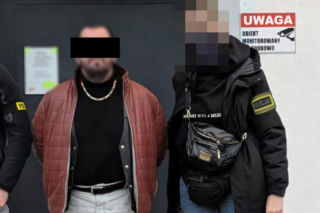 Handlarz bronią wpadł po roku ukrywania. Policja dopadła 61‑latka związanego z gangiem mokotowskim