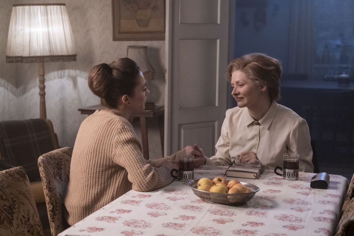 Stulecie Winnych 4, odc. 51: Ania (Urszula Grabowska), Ewa (Sonia Mietielica)
