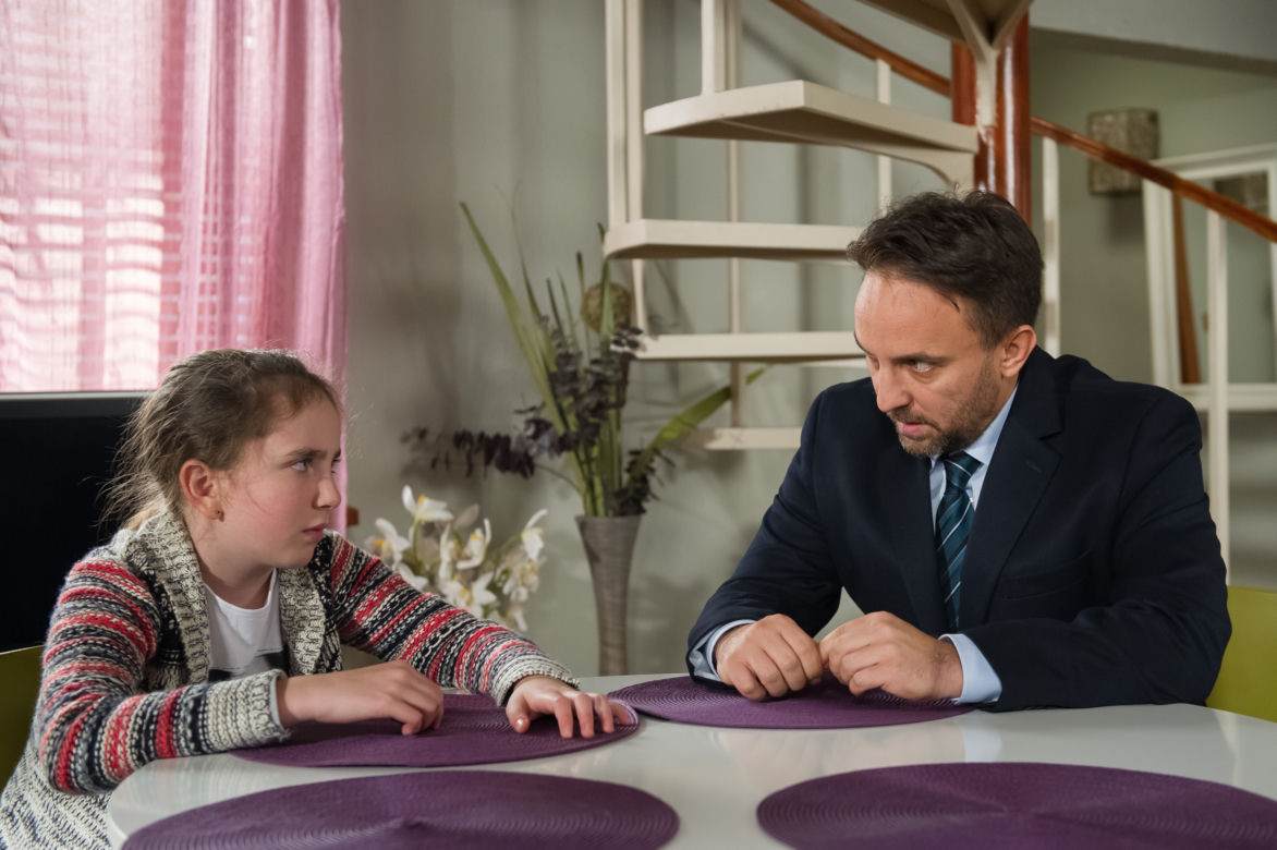 Na Wspólnej odc. 2238. Tosia (Julia Lewenfisz-Górka), Kornacki (Łukasz Matecki)