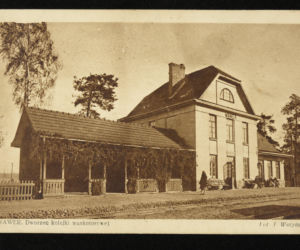 Wawer – stacja kolejki wąskotorowej przy ul. Widocznej 6 w Warszawie, widok między 1922 a 1944 r.