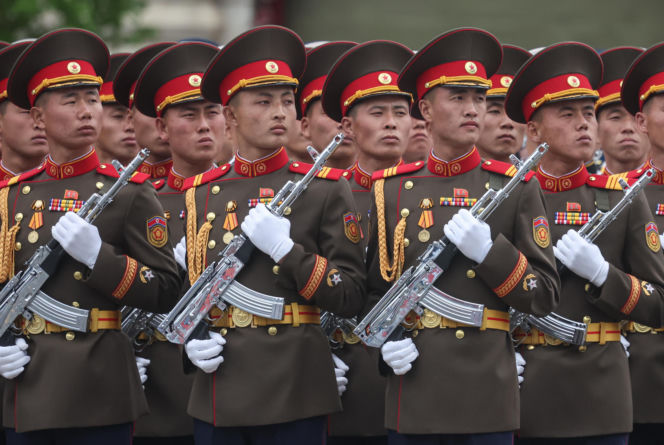Sojusz za miliardy dolarów. Korea Północna liczy zyski z wojny, wysyłając broń i żołnierzy do Rosji