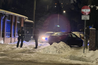 Tajemniczy atak w Ursusie. Mężczyzna raniony nożem w pośladek, sprawcy brak