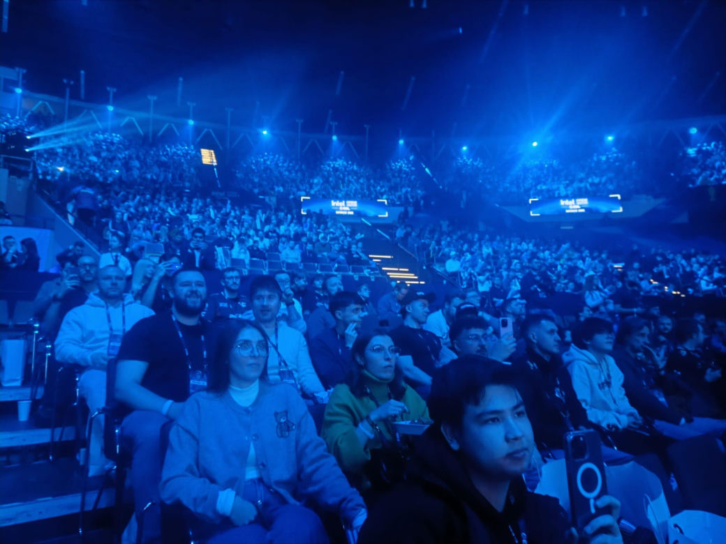 Pierwszy dzień Intel Extreme Masters 2025. Do katowickiego Spodka przybyły tysiące fanów e-sportu