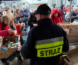 Podkarpaccy strażacy angażują się w pomoc humanitarną [GALERIA]