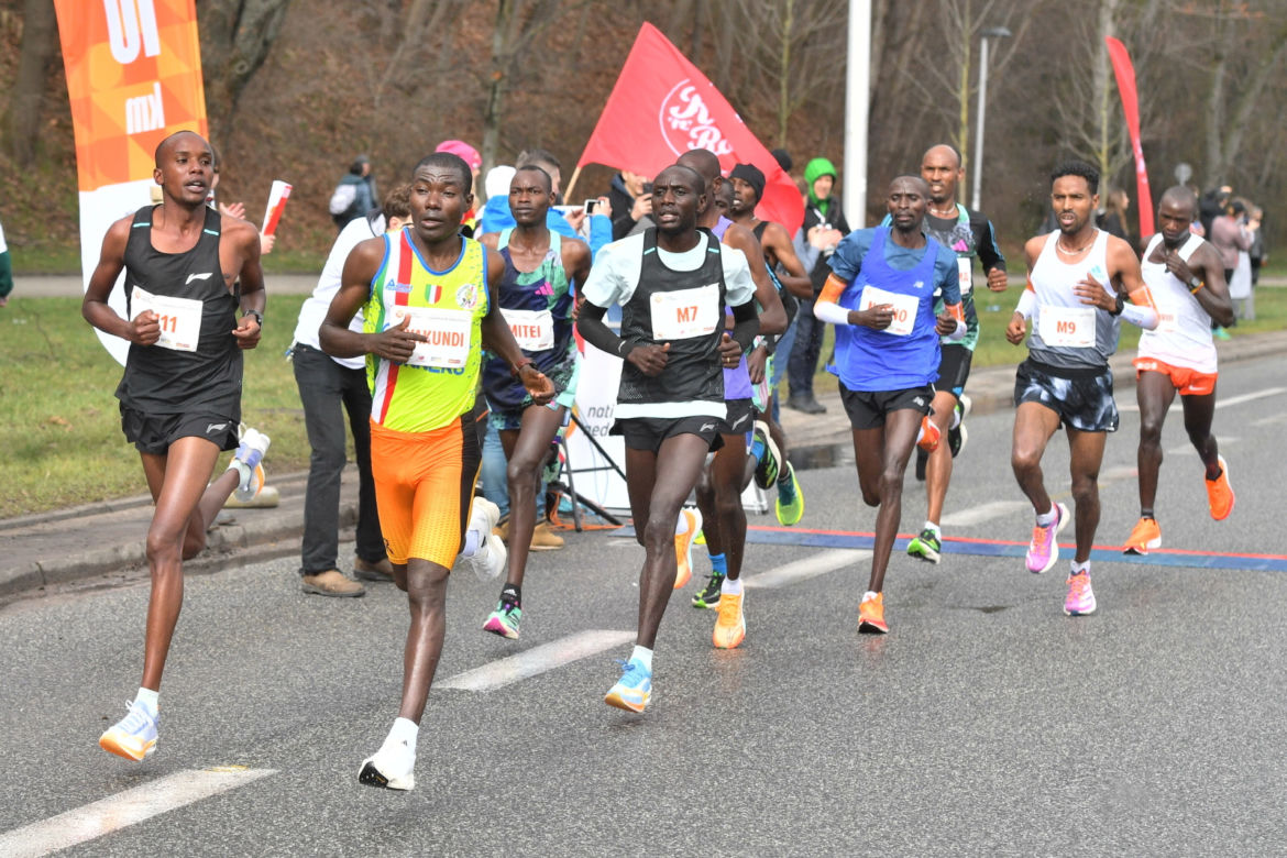 W 17. Półmaratonie Warszawskim wystartowało ponad 10 tysięcy osób