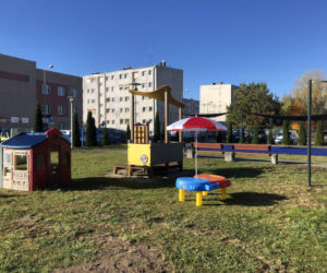 Frajda dla maluchów! Na palcu zabaw przy żłobku w Górze zamontowano nowe elementy