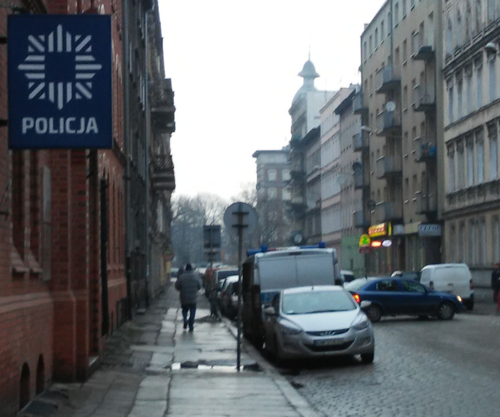 Poszkodowanemu udało się o własnych siłach dotrzeć do komisariatu