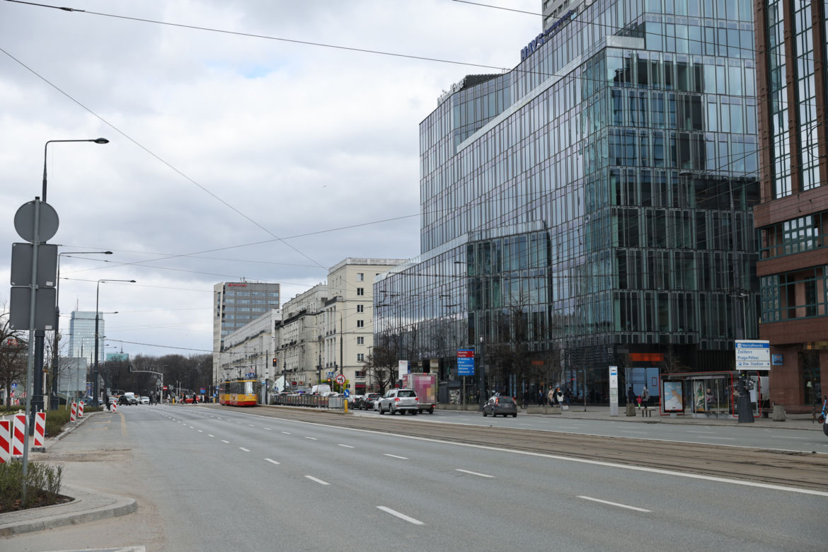 Będzie bardziej zielono ale węziej na Marszałkowskiej. Tramwajarze i drogowcy łączą siły 