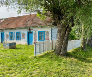 Tutaj malują nawet studnie i płoty! Zalipie wygląda jak wyjęte z bajki