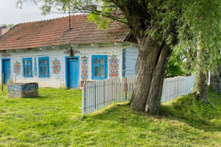 Tutaj malują nawet studnie i płoty! Zalipie wygląda jak wyjęte z bajki