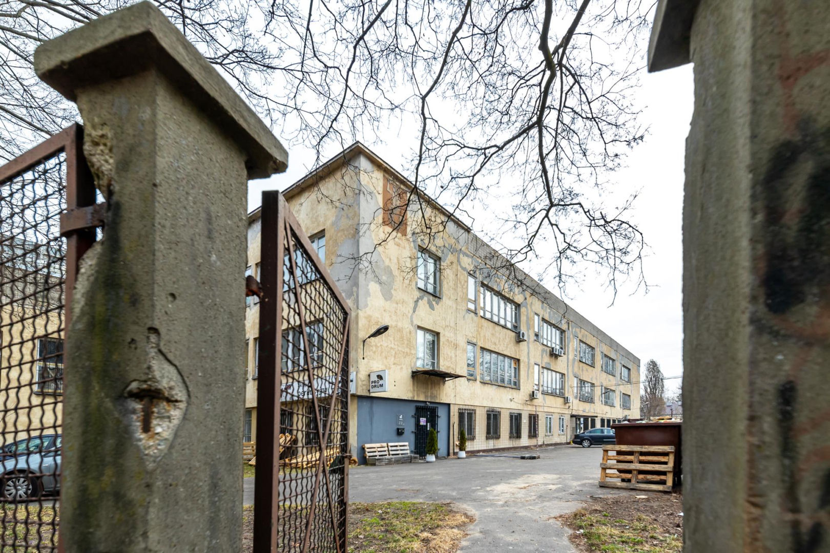 Dawna szkoła powszechna na Słomińskiego 1 w Warszawie