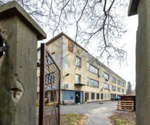 Dawna szkoła powszechna na Słomińskiego 1 w Warszawie