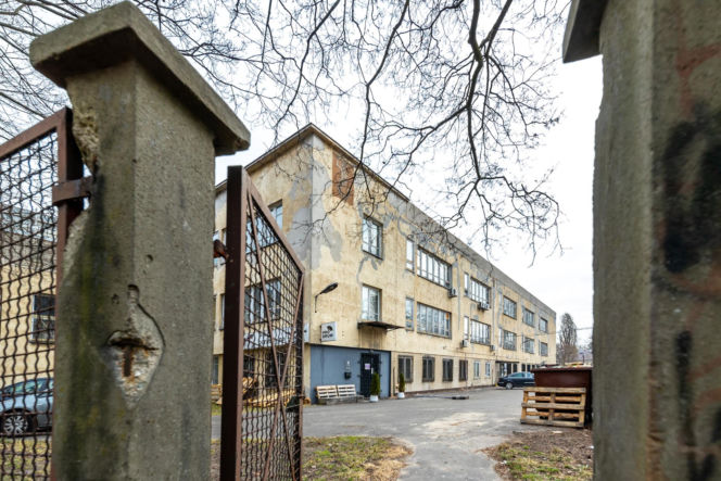 Dawna szkoła powszechna na Słomińskiego 1 w Warszawie