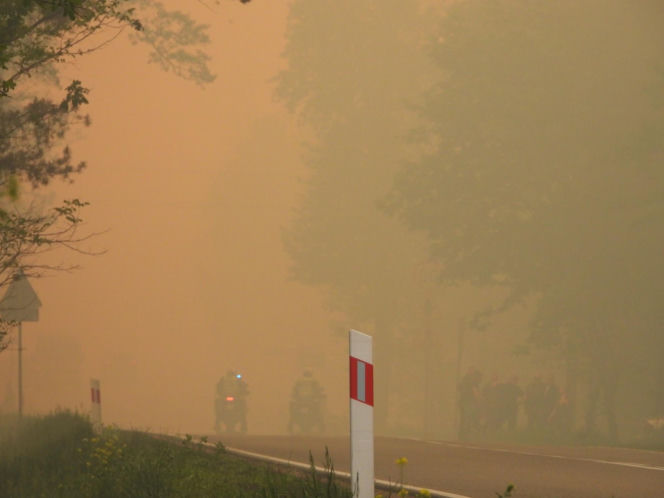 Strażacy walczą z potężnym pożarem na Mazowszu