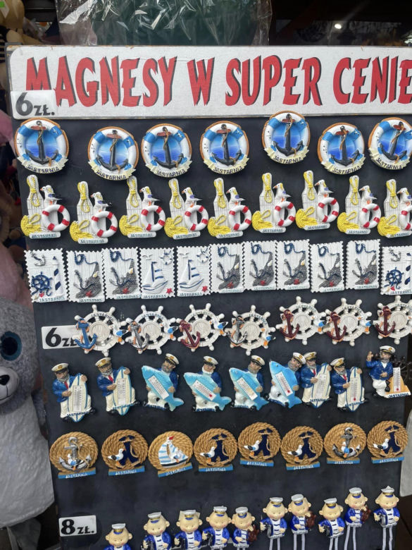 Nad Bałtykiem czy w Tatrach? Gdzie w te wakacje było drożej? Porównujemy ceny z Zakopanego i Jastarni