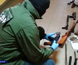 Ogromna akcja CBŚP! Zatrzymani mieli tyle broni i amunicji, że mogliby z nich zrobić ładunki wybuchowe
