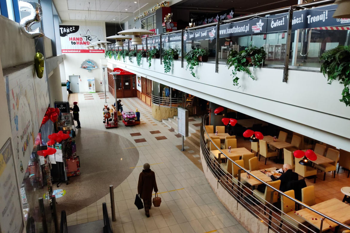 Centrum handlowe Land przy metrze Służew w Warszawie
