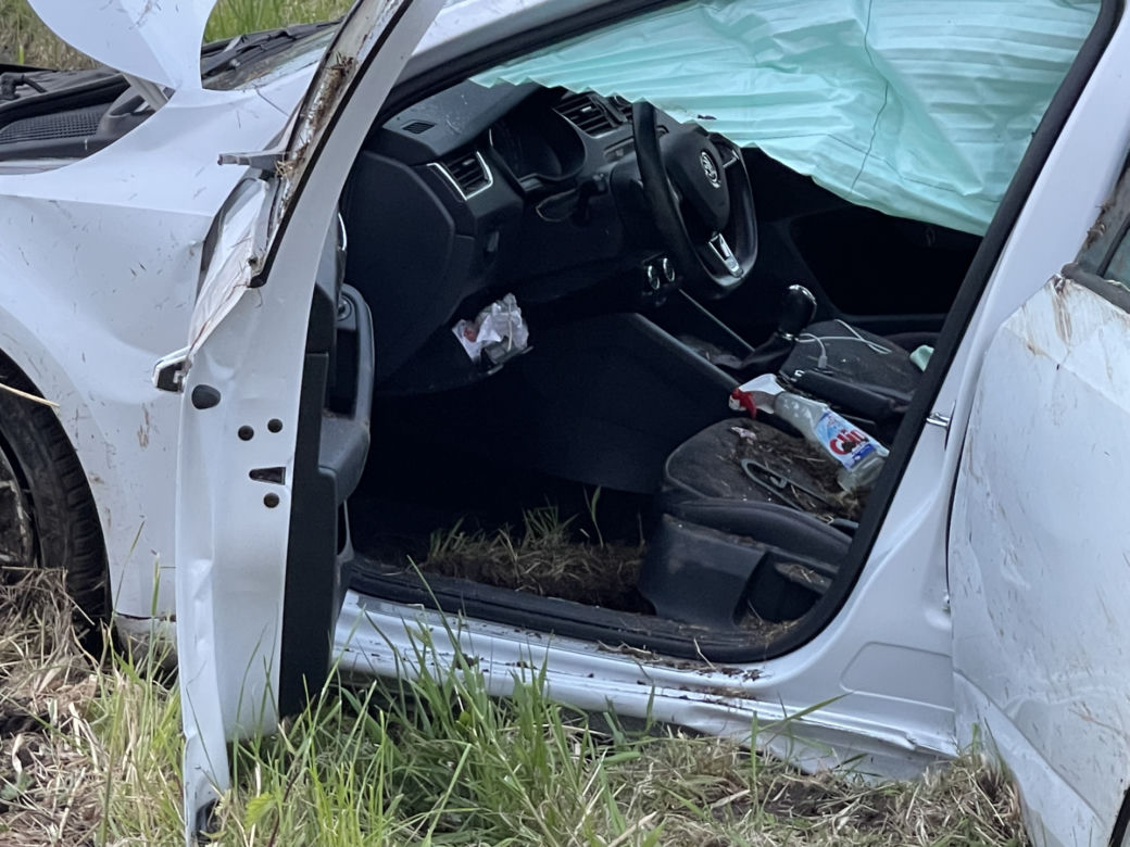 Auto kilka razy koziołkowało. Za kierownicą pijany ojciec. Pasażerką była jego maleńka córeczka