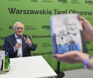 Spotkanie autorskie z Leszkiem Millerem.  Podpisywał książki!