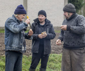 Rolnicy. Podlasie. Gienek i Andrzej organizują ognisko. Emilka testuje nową inwestycję [ZDJĘCIA]