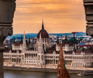 Sztuczna inteligencja wybrała 5 najmodniejszych miast w Europie. Musisz pojechać tam na weekend!