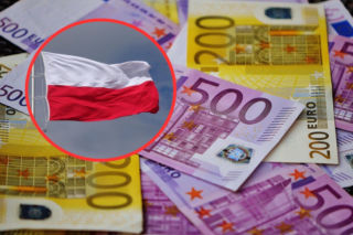 Złoty lekko słabnie względem euro i dolara amerykańskiego. Aktualne kursy walut [16.09.2025]